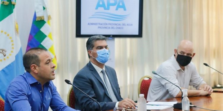 Capitanich abrió sobres de licitación para la construcción del sistema de desagües cloacales en Colonia Elisa