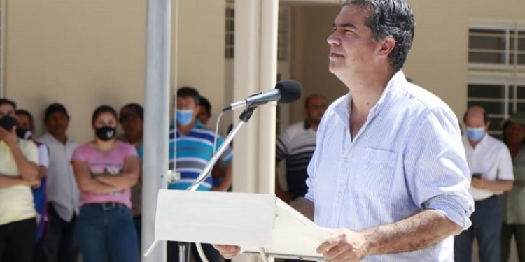 En El Sauzalito, Capitanich anunció la licitación de 150 kilómetros más de pavimento para El Impenetrable