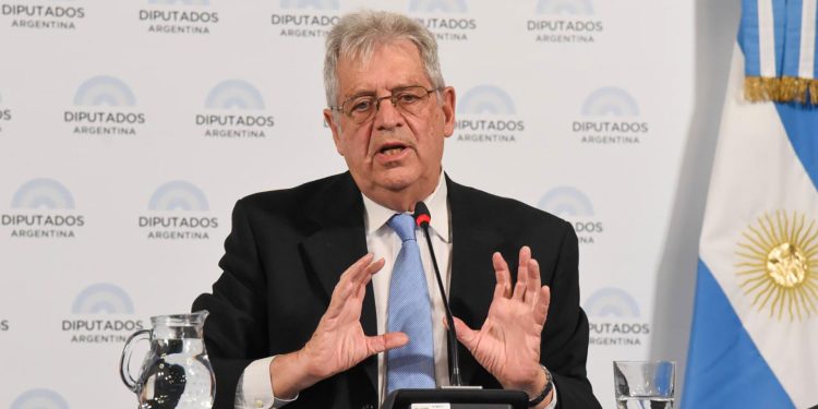 Avanzan las negociaciones con el FMI para fortalecer las reservas