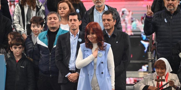 Cristina Kirchner : “Este gobierno es infinitamente mejor que lo que hubiera sido otro de Macri”