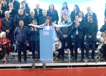 Cristina pidió «unidad nacional» para renegociar con el FMI: «Si no se cambia ese programa será imposible pagar»