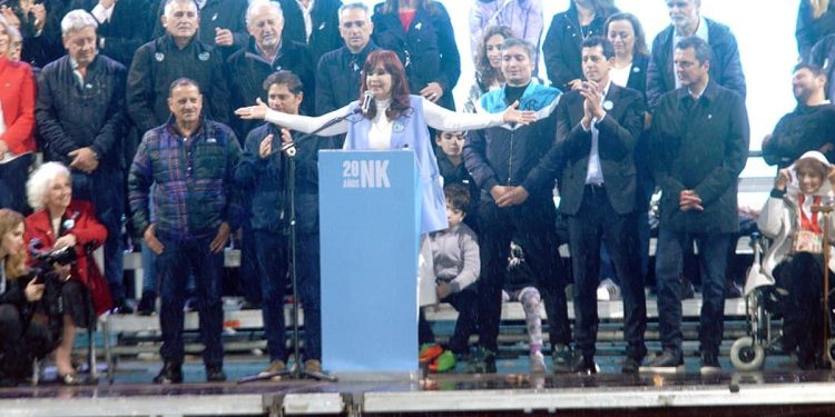 Cristina pidió «unidad nacional» para renegociar con el FMI: «Si no se cambia ese programa será imposible pagar»