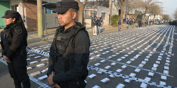 Detuvieron al sindicado líder de una banda narco que iba a trasladar cocaína a Dubai