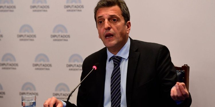 Incremento en los límites de compra con tarjeta de crédito: los detalles del anuncio de Sergio Massa