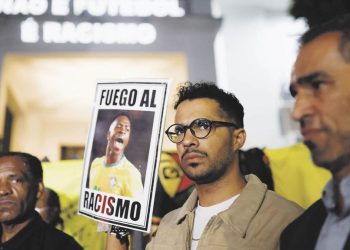 Los ataques racistas contra Vinícius movilizaron a los gobiernos de Brasil y España: exigen acciones efectivas