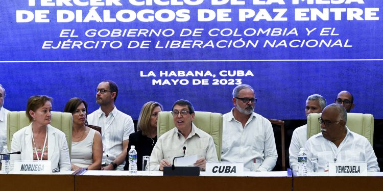 Los diálogos de paz entre el Gobierno de Colombia y el ELN se prolongan otros 10 días