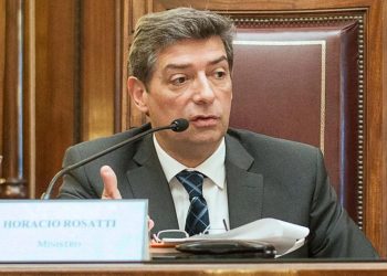 Provincia: piden a la Corte que declare inconstitucional parte de la ley que permite la reelección de intendentes