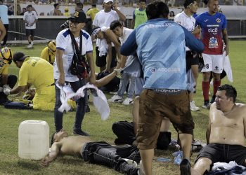 Tragedia en El Salvador: doce personas murieron por una estampida en un estadio