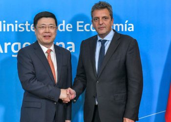 Una semana clave en China para ampliar el uso de yuanes en el comercio bilateral