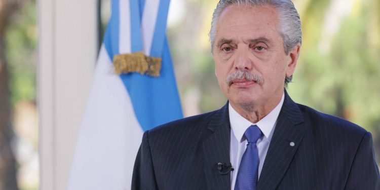 Alberto Fernández encabeza la ceremonia de ascenso de las Fuerzas de Seguridad