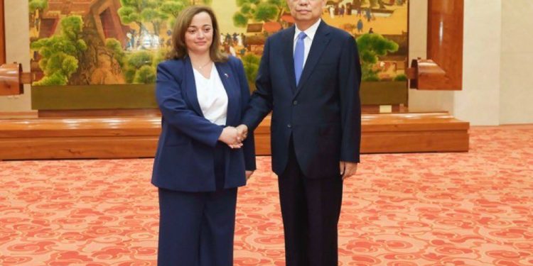 Cecilia Moreau lamentó críticas de «propios y extraños» por la gira en China
