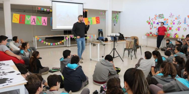 Cuáles son las dos escuelas bonaerenses que fueron seleccionadas entre las 50 mejores del mundo