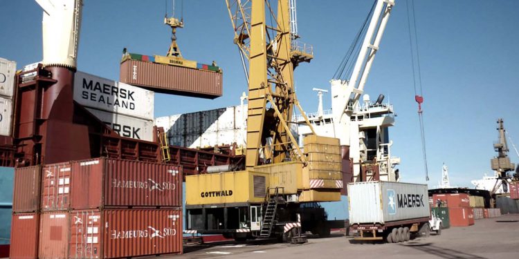 Denunciaron a dos empresas que subfacturaron exportaciones de porotos negros a Brasil