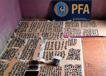 Detuvieron a seis personas con más de 30 kilos de drogas en Ciudad Evita