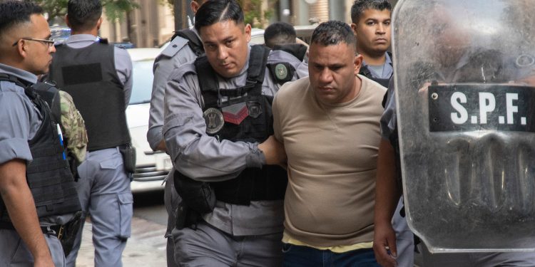 Detuvieron al policía porteño acusado de ayudar a plantar el arma en el auto de Lucas