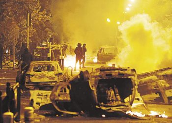Disturbios se expanden en Francia con saqueos y comisarías incendiadas