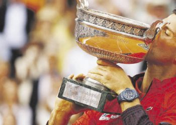 Djokovic tocó el cielo con las manos en Roland Garros y sigue batiendo récords