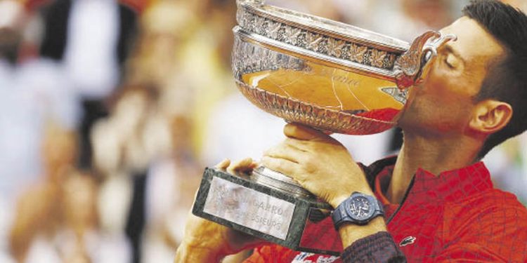 Djokovic tocó el cielo con las manos en Roland Garros y sigue batiendo récords
