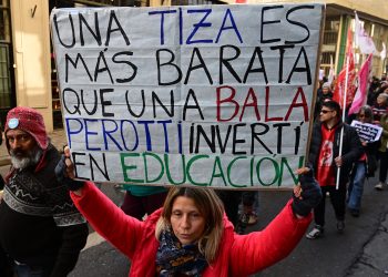 Docentes realizaron un paro y se movilizaron para pedir seguridad en las escuelas