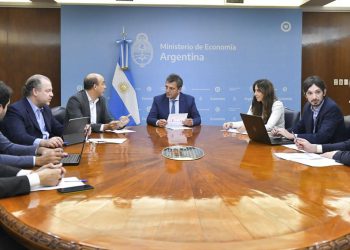 Economía canjeó $7,4 billones de títulos en pesos, el más grande de la historia argentina