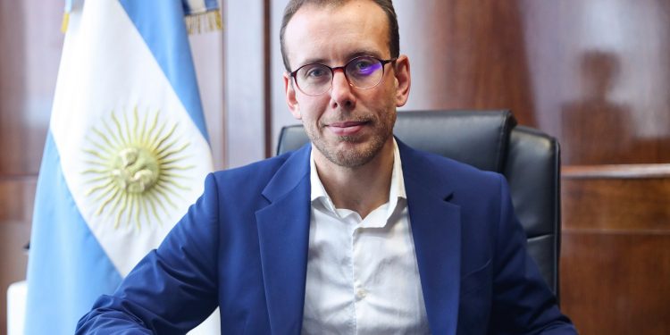 “El consumo y la actividad siguen creciendo y las pymes acompañan con inversión”