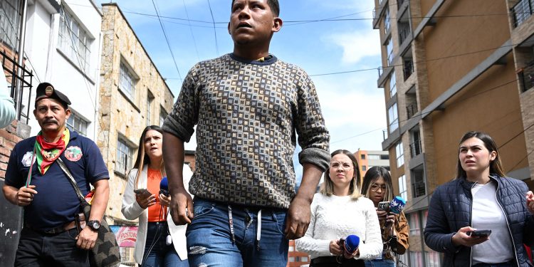 El padre de los cuatro niños rescatados en la selva dijo que está amenazado de muerte