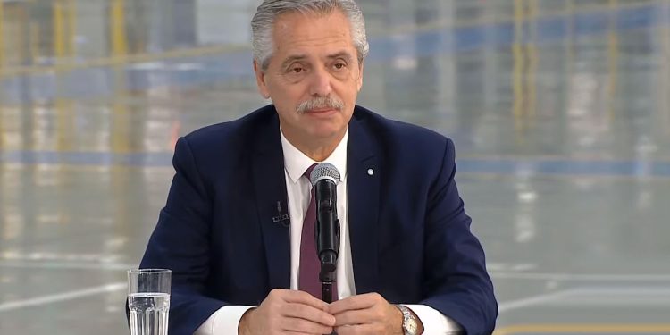 El Presidente participa de un acto por exportación de electrodomésticos