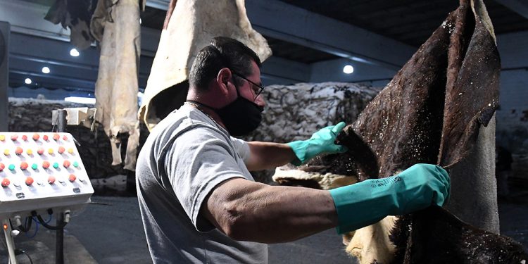 El trabajo registrado acumuló 32 meses en ascenso y una suba del 4,3% interanual en marzo