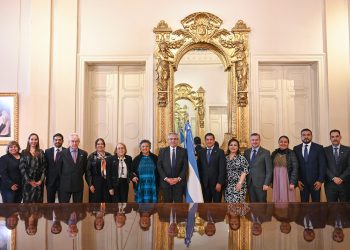 Fernández se reunió con una delegación de parlamentarios de México