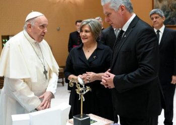 Francisco y Díaz-Canel reforzaron en el Vaticano “una muy buena relación”