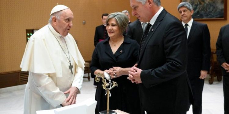 Francisco y Díaz-Canel reforzaron en el Vaticano “una muy buena relación”