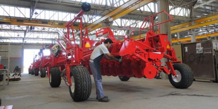 Fuerte reclamo desde el sector de la maquinaria agrícola por la falta de insumos