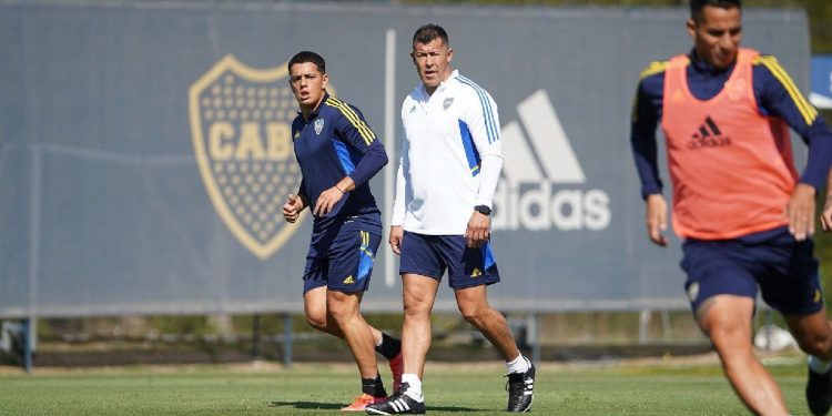 Jorge Almirón piensa en varios cambios en Boca para jugar ante Lanús