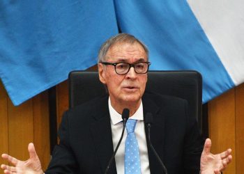 Juan Schiaretti inscribió la alianza “Hacemos por Nuestro País” para competir en las PASO