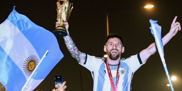La FIFA hizo un particular saludo por el Día de la Bandera