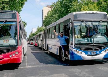 La UTA ratificó el paro de colectivos en el interior del país para este jueves y viernes