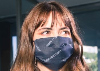 Los creadores del «barbijo del Conicet» lanzan una nueva línea de colitas antipiojos