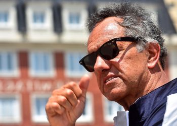 ¡Marty, tenés que venir conmigo! Scioli firmó su precandidatura y lanzó un spot inspirado en Volver al Futuro