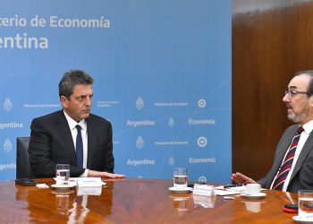 Massa dialogó con directivos de la CAF sobre el programa financiero hasta fin de año
