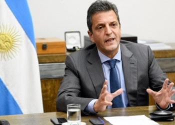 Massa firmará los acuerdos con el Club de París y se reúne con el gabinete económico