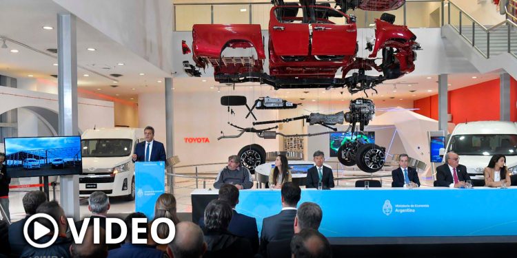 Massa presentó un régimen automotriz para desarrollar una plataforma exportadora regional