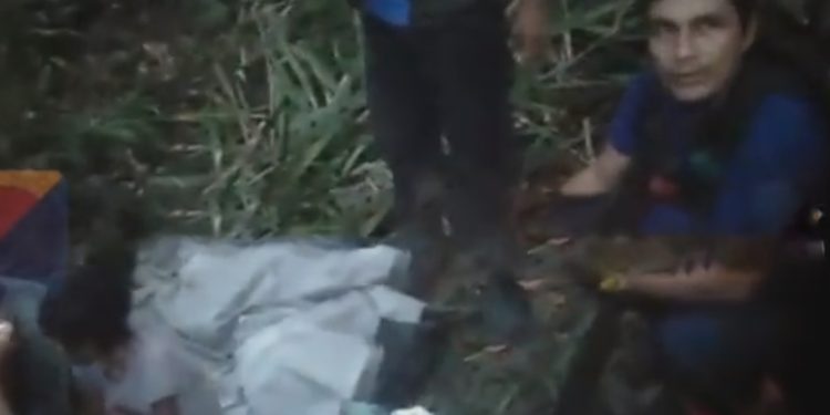 “Mi mamá se murió”: imágenes inéditas del dramático rescate de los niños en la selva