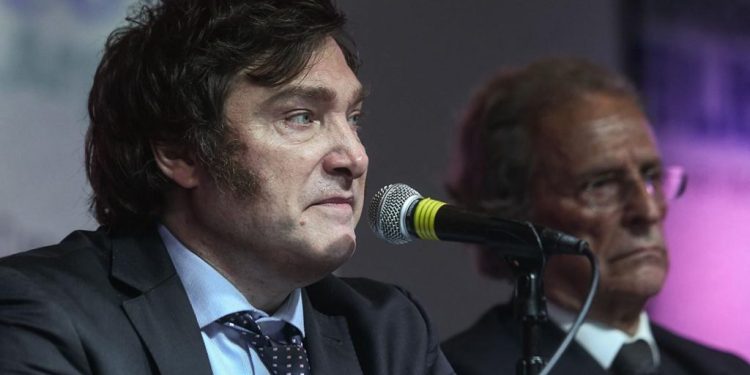 Milei todavía no logra un candidato a gobernador bonaerense: Britos sigue sin dar el sí