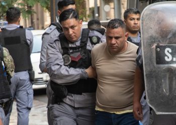 Piden perpetua para tres policías porteños por matar por “placer y odio racial”