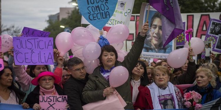 “Quiero justicia, no venganza”, expresó la madre de Cecilia en la marcha por su memoria