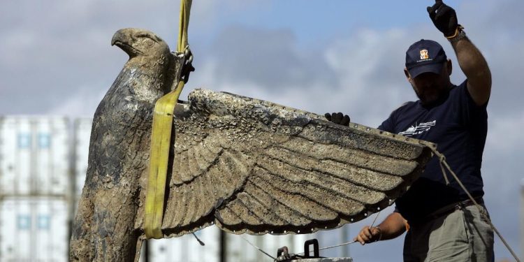 Reacciones a favor y en contra por la transformación del Graf Spee
