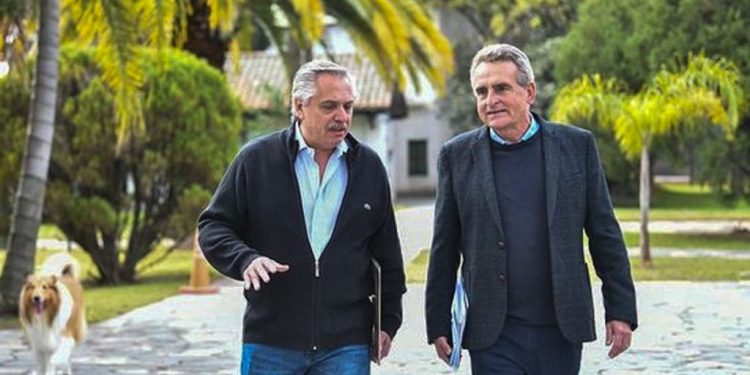 Rossi considera «beneficioso que haya más candidatos» de todo el país