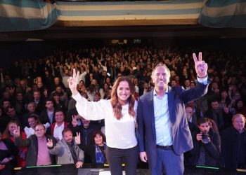 Scioli sigue en carrera: sumó a Nito Artaza, Hugo Moyano y Mayra Arena a las listas