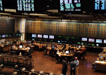 Tras la oficialización de las listas, los bonos subieron casi 6 % y acciones hasta 17 %