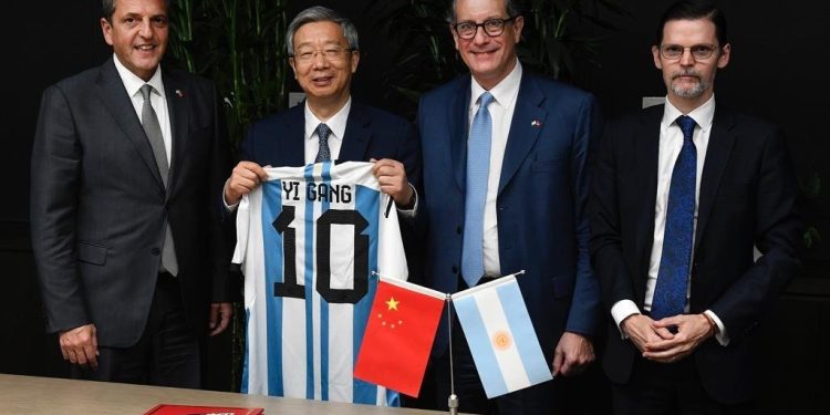 Tras las negociaciones, Massa aseguró: “Ahora deberíamos llamarnos Argenchina”